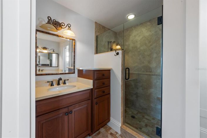 Image No.41-4 Bed Property for sale