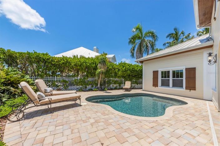 Image No.57-4 Bed Property for sale