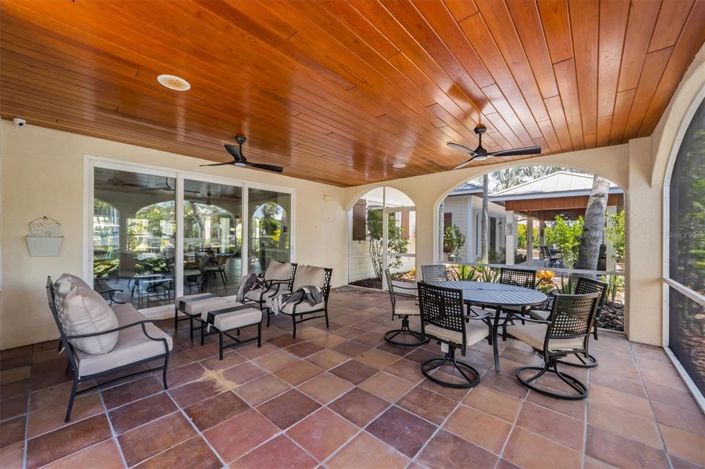 Image No.60-4 Bed Property for sale