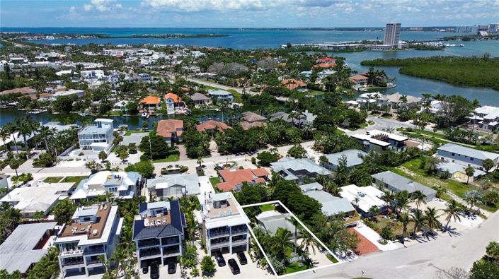 Image No.12-2 Bed Property for sale