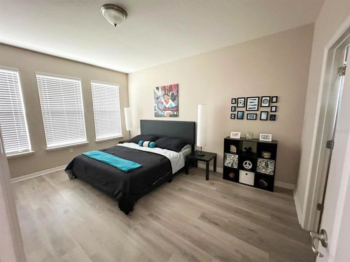 Image No.20-3 Bed Property for sale