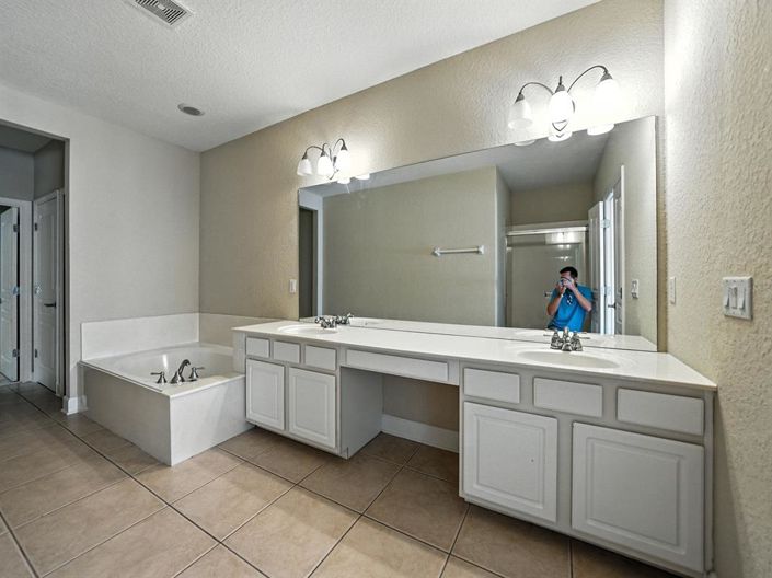 Image No.22-3 Bed Property for sale