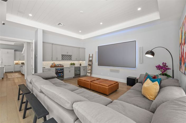 Image No.11-5 Bed Property for sale