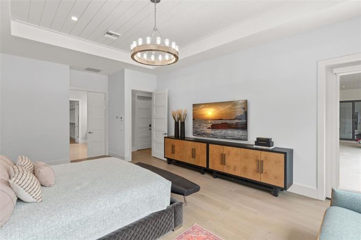 Image No.18-5 Bed Property for sale