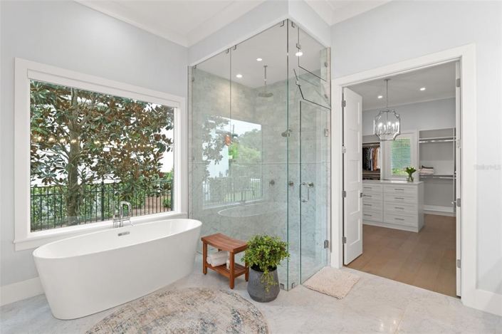 Image No.20-5 Bed Property for sale