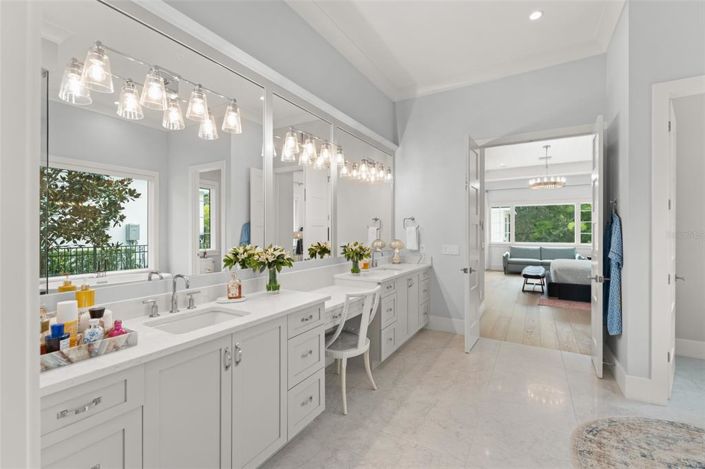 Image No.23-5 Bed Property for sale