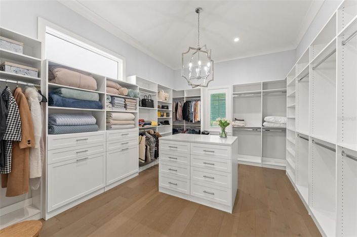 Image No.24-5 Bed Property for sale