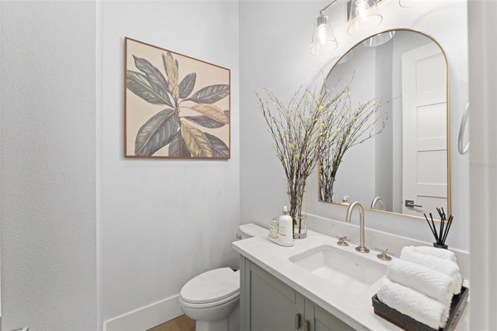 Image No.27-5 Bed Property for sale