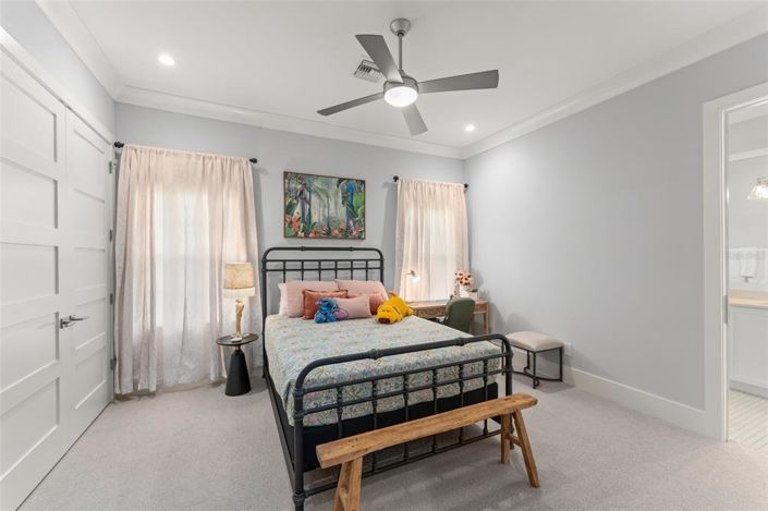 Image No.30-5 Bed Property for sale