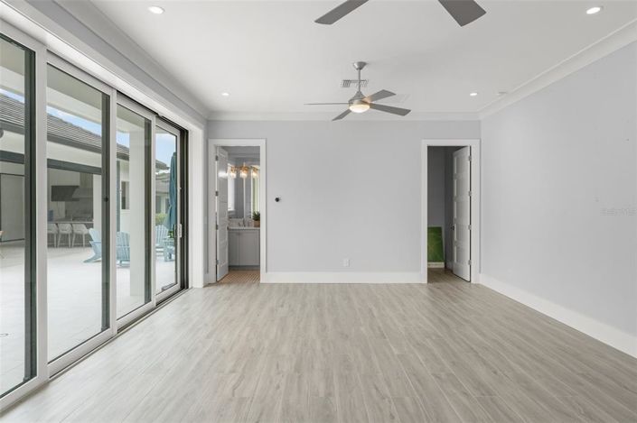 Image No.43-5 Bed Property for sale