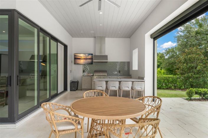 Image No.50-5 Bed Property for sale