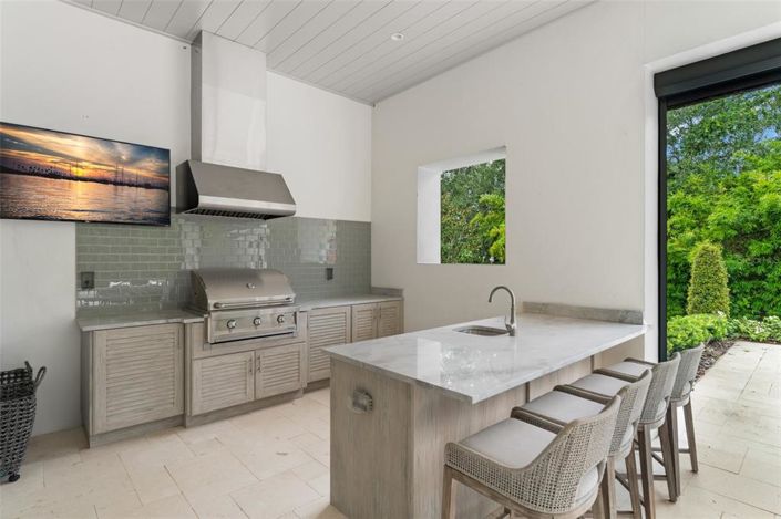 Image No.52-5 Bed Property for sale