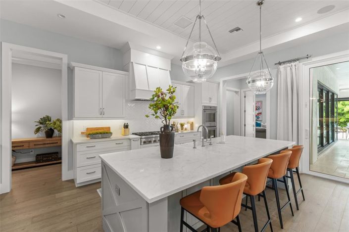 Image No.7-5 Bed Property for sale