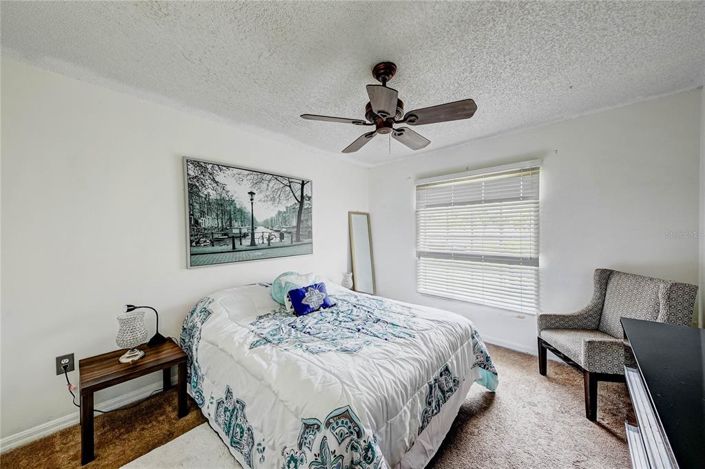 Image No.26-6 Bed Property for sale