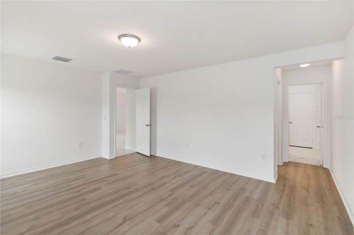 Image No.12-3 Bed Property for sale