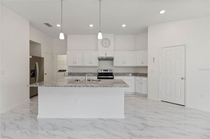 Image No.5-3 Bed Property for sale