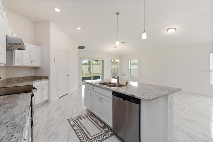 Image No.6-3 Bed Property for sale