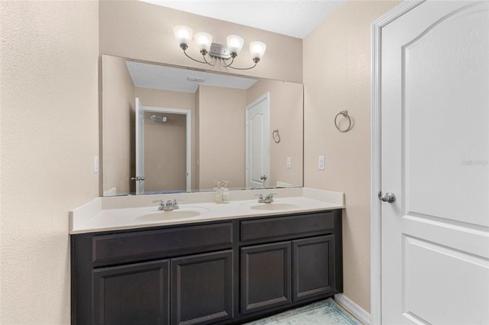 Image No.19-4 Bed Property for sale