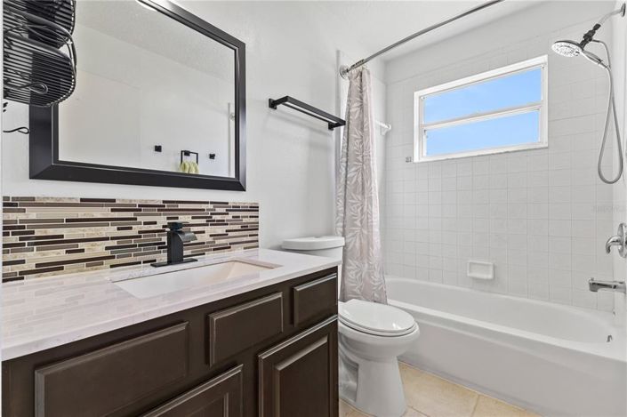 Image No.28-4 Bed Property for sale