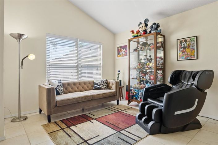 Image No.4-4 Bed Property for sale