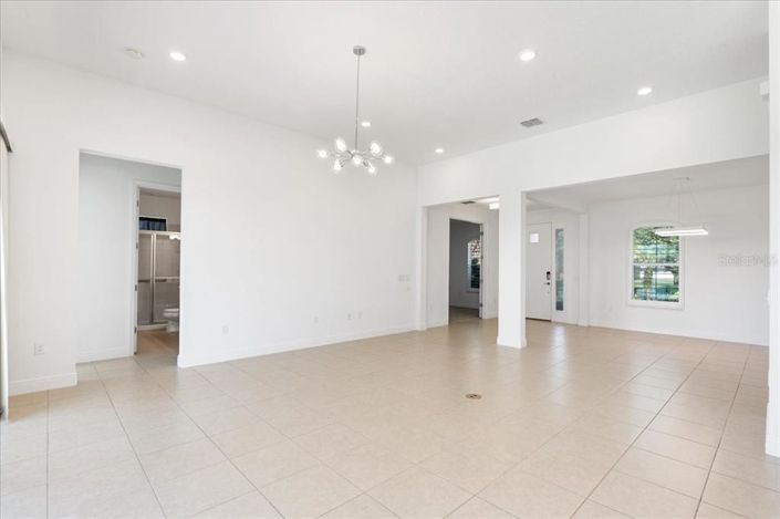 Image No.15-4 Bed Property for sale