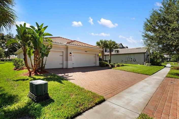 Image No.36-4 Bed Property for sale