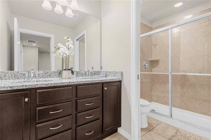 Image No.26-5 Bed Townhouse for sale