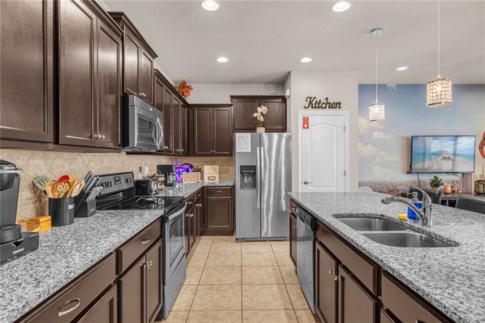 Image No.8-5 Bed Townhouse for sale