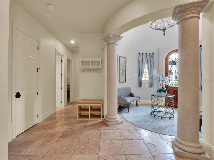 Image No.21-7 Bed Property for sale