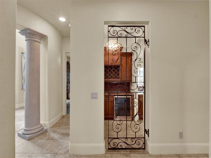 Image No.31-7 Bed Property for sale