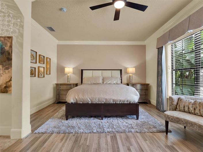 Image No.35-7 Bed Property for sale