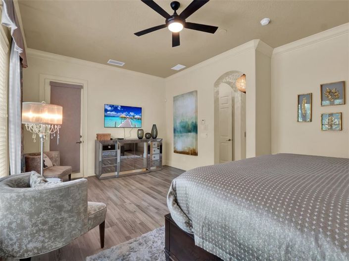 Image No.37-7 Bed Property for sale