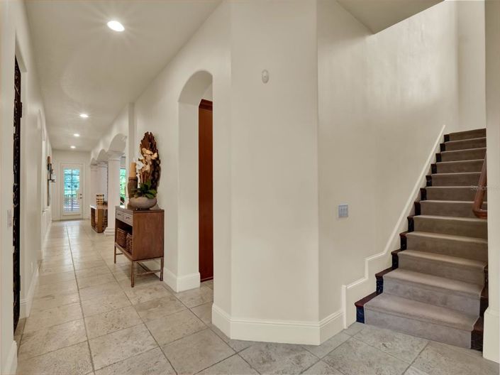 Image No.44-7 Bed Property for sale