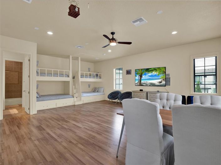 Image No.47-7 Bed Property for sale