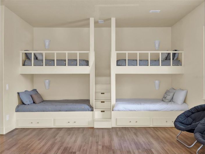 Image No.48-7 Bed Property for sale