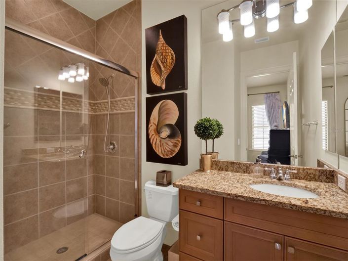 Image No.60-7 Bed Property for sale