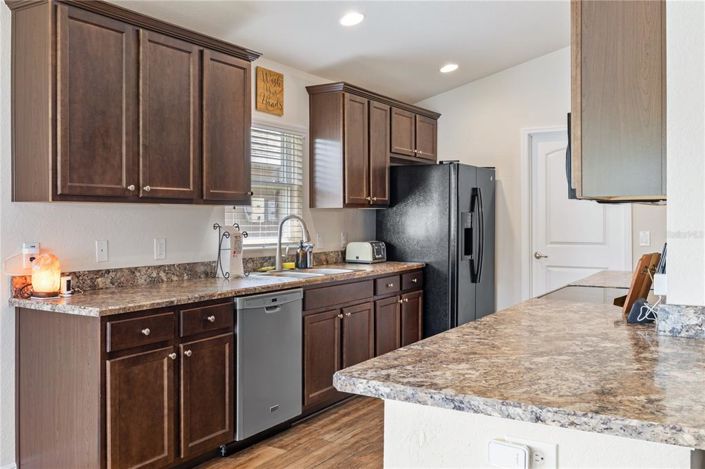 Image No.10-3 Bed Property for sale