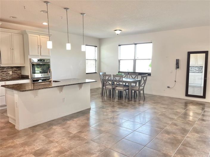 Image No.15-5 Bed Property for sale