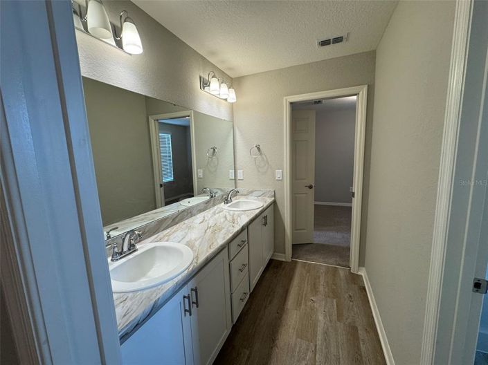 Image No.20-4 Bed Property for sale