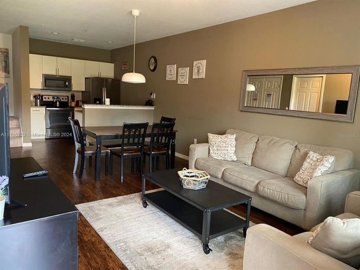 Image No.5-3 Bed Property for sale