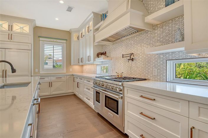 Image No.22-4 Bed Property for sale