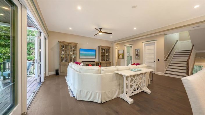 Image No.28-4 Bed Property for sale