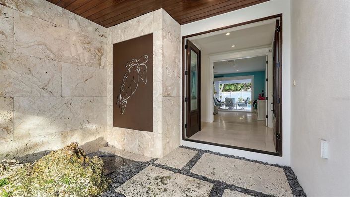 Image No.6-4 Bed Property for sale