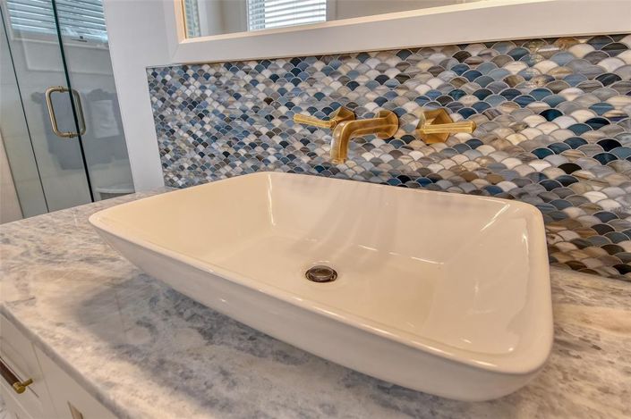 Image No.60-4 Bed Property for sale