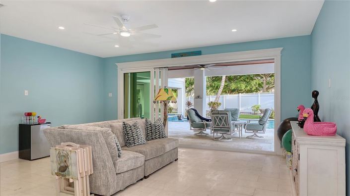 Image No.8-4 Bed Property for sale