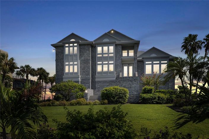 Image No.13-4 Bed Property for sale