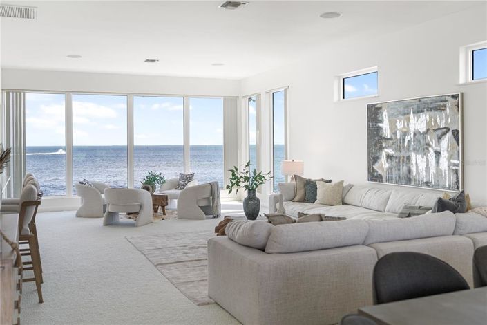 Image No.5-4 Bed Property for sale