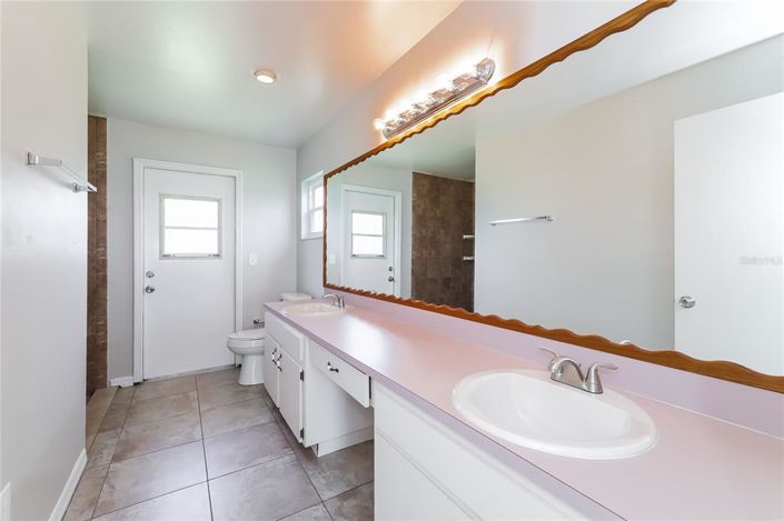 Image No.12-3 Bed Property for sale