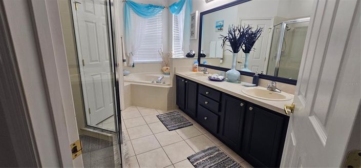 Image No.15-4 Bed Property for sale