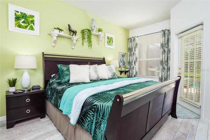 Image No.17-4 Bed Property for sale